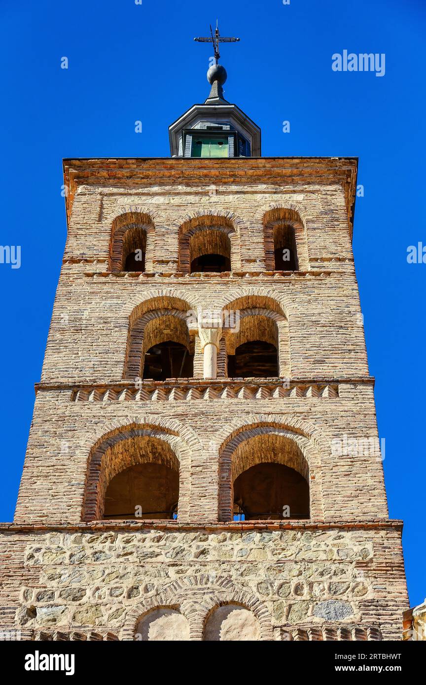Segovia, Spanien, mittelalterliche Außenarchitektur der Kirche San Andres. Stockfoto