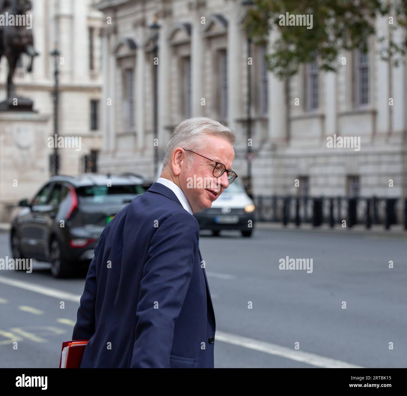 London, Großbritannien. Juli 2023. Michael Gove, Secretary of State for Housing Communities and Local Government verlässt das Kabinett Whitehall für Kabinettssitzungen Credit: Richard Lincoln/Alamy Live News Stockfoto