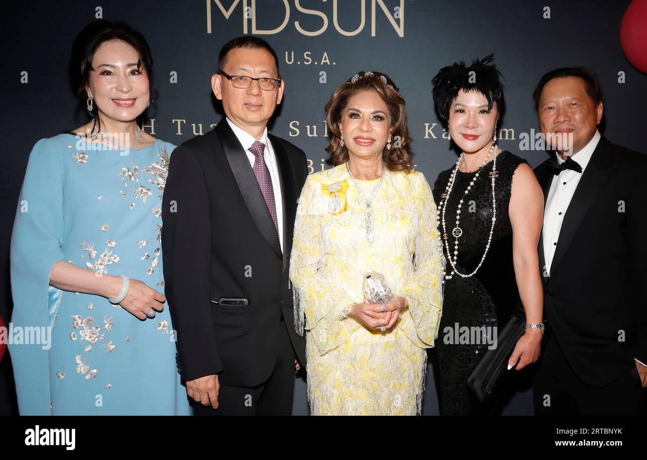 Beverly Hills, CA. September 2023. Zehra Sun, Dr. George Sun, HRH Tuanku Sultanah Kalsom, Heidi Mao auf der HRH Tuanku Sultanah Kalsom Geburtstagsparty, veranstaltet von MDSUN im Four Seasons Hotel Los Angeles in Beverly Hills, Kalifornien am 11. September 2023. Quelle: Faye Sadou/Media Punch/Alamy Live News Stockfoto