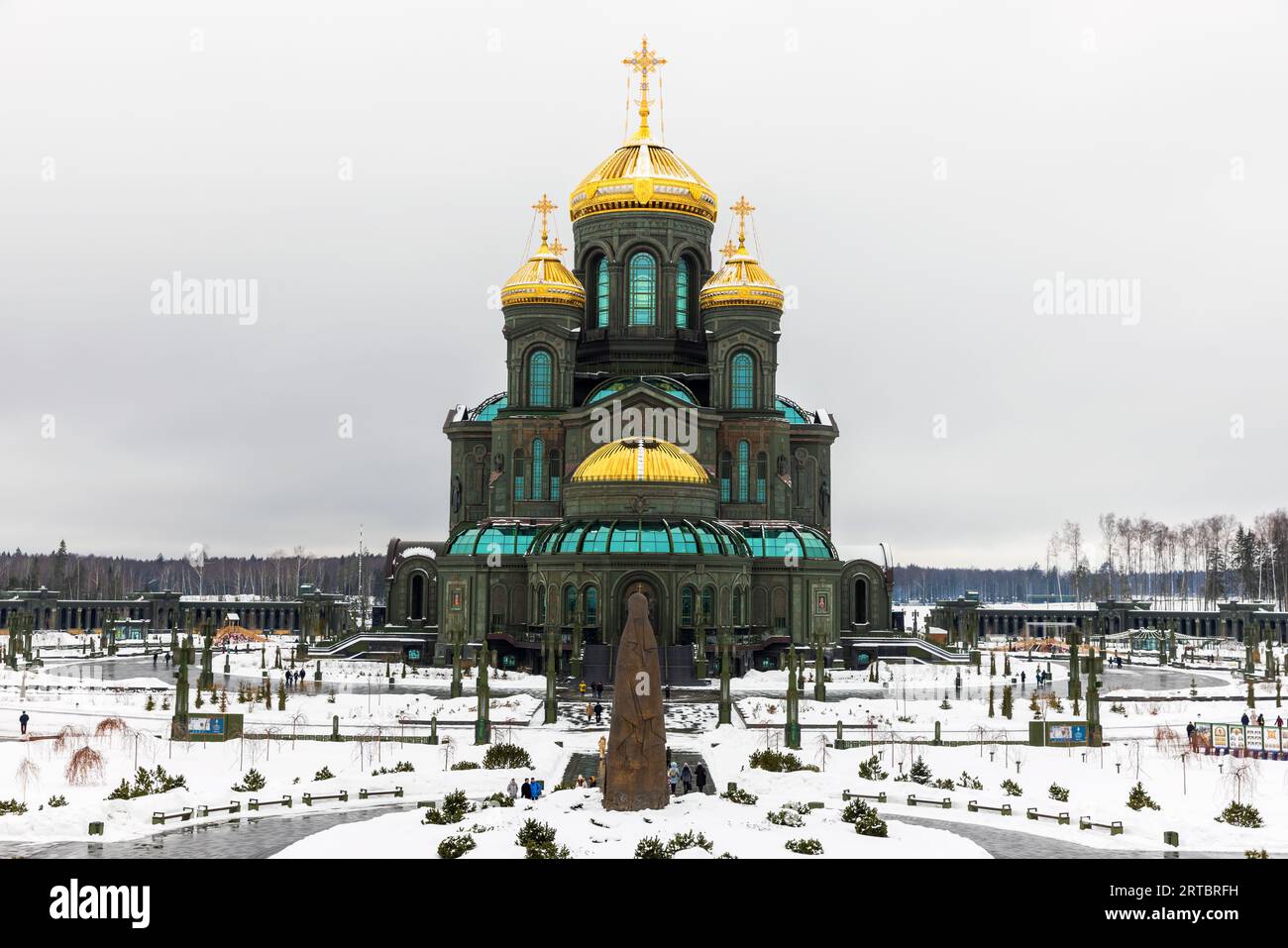 Kubinka, Region Moskau, Russland - 25. Februar 2023: Die Hauptkathedrale der russischen Streitkräfte oder die Kathedrale der Auferstehung Christi ist untergegangen Stockfoto