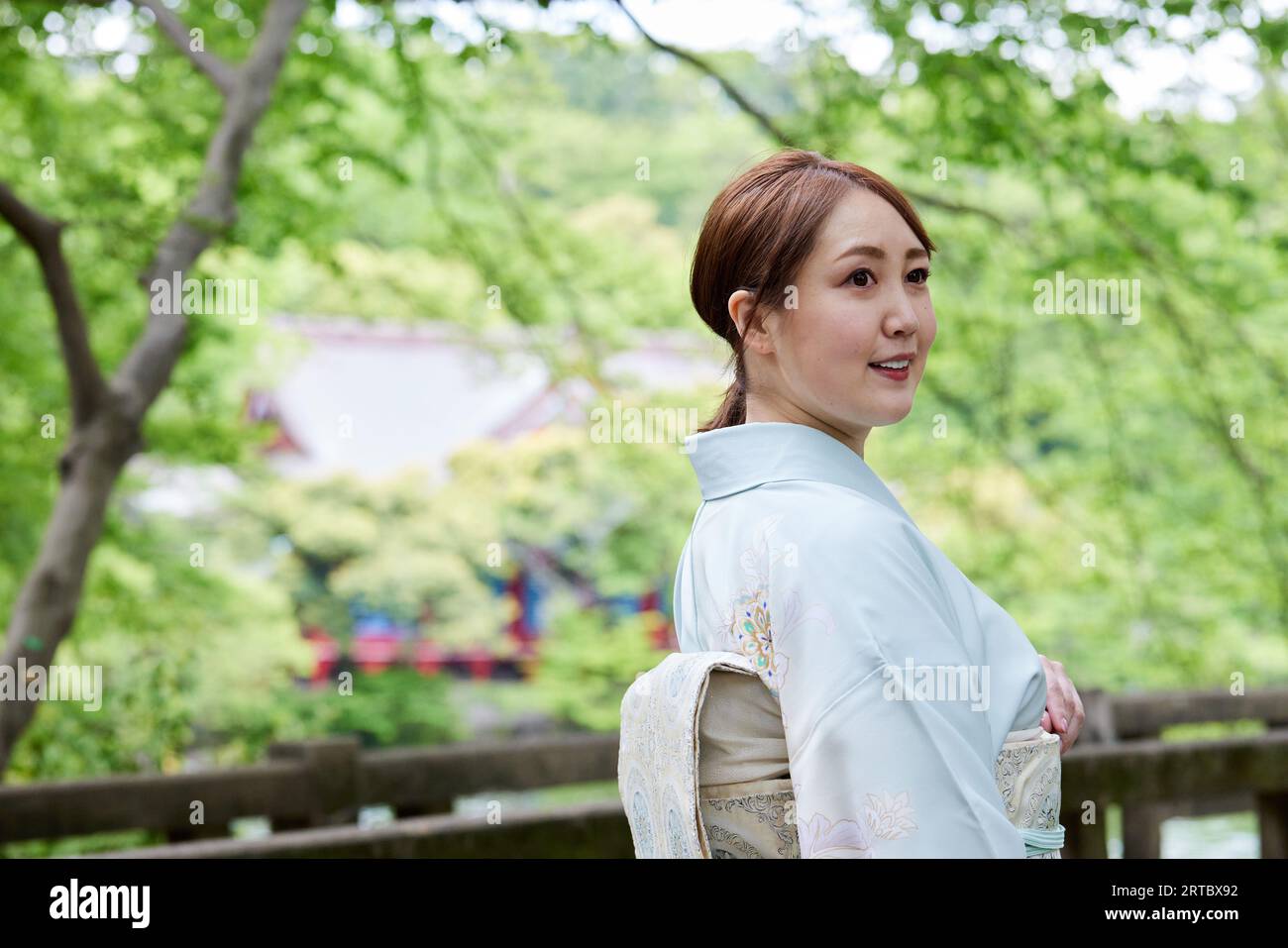 Japanische Frau im Kimono Stockfoto
