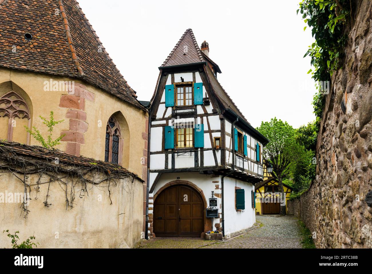 Mittelalterliche bunte Fachwerkhäuser, Kaysersberg, Grand Est, Oberrhein, Elsass, Frankreich Stockfoto