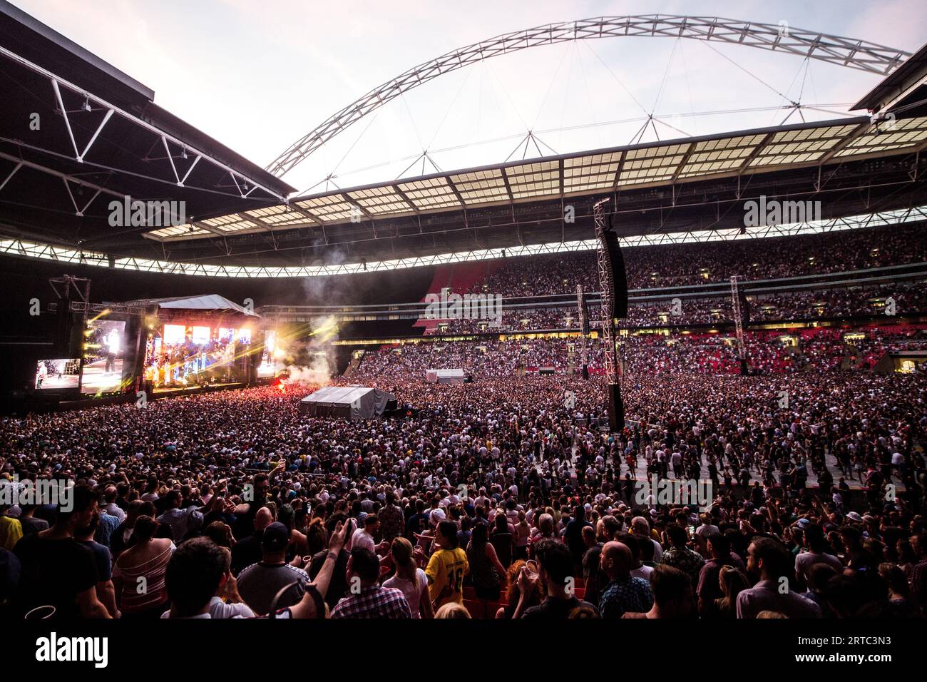 Die Stone Roses treten im Wembley Stadium auf Stockfoto