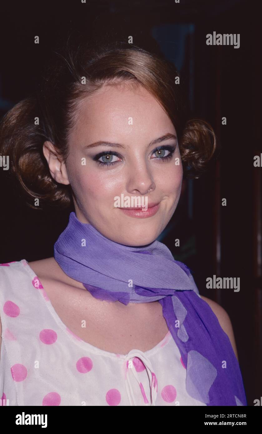 Bijou Phillips, der auf einer Party im Playboy Magazine ankommt, die