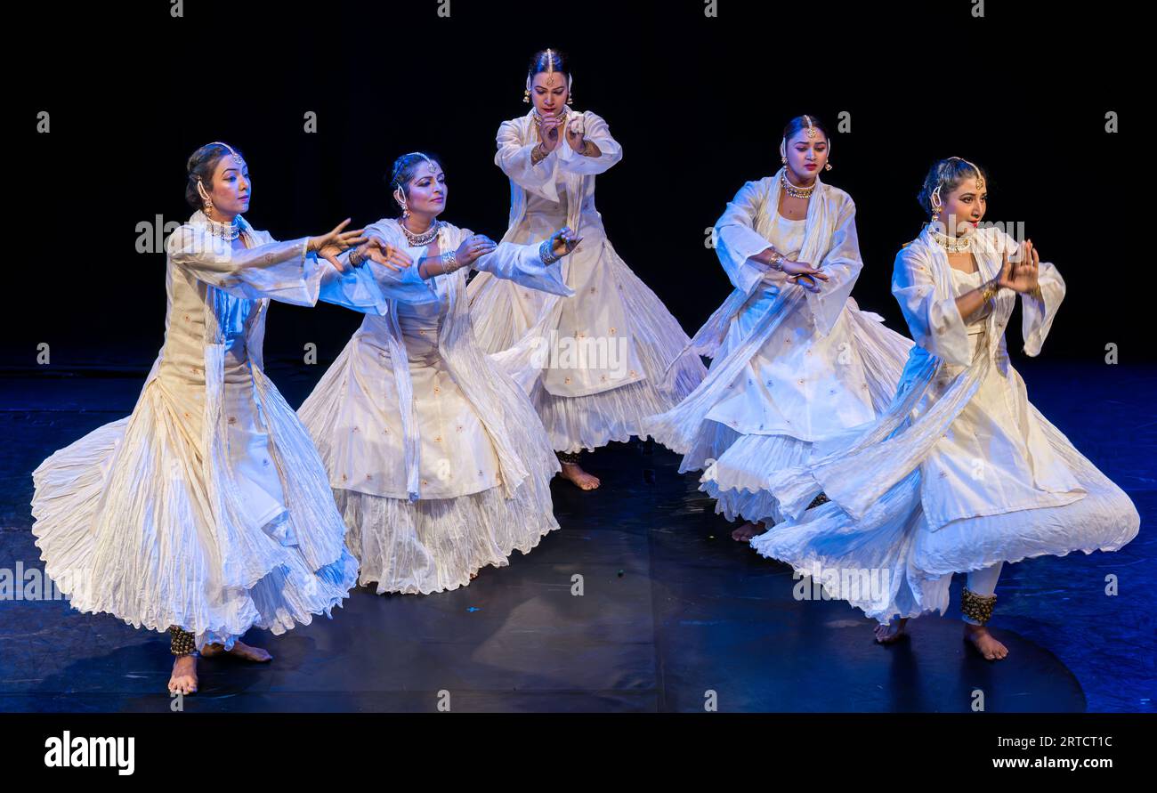 LOK Chhanda Indianer tanzen auf dem Edinburgh Festival Fringe in Schottland Stockfoto