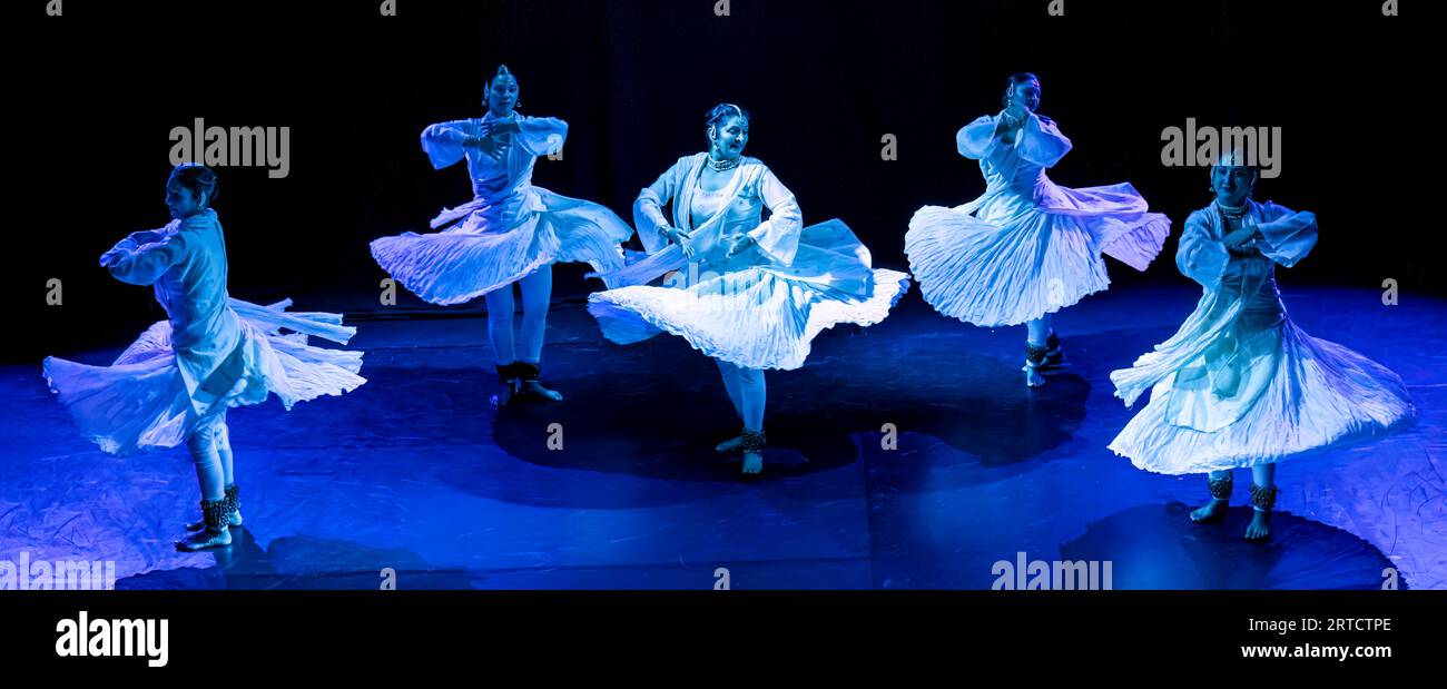 LOK Chhanda Indianer tanzen auf dem Edinburgh Festival Fringe in Schottland Stockfoto