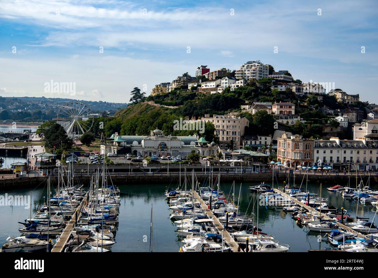 Torquay Marina, Inner Dock, Pavilion, Big Wheel and Promenade, Torquay, Torbay, Devon, Großbritannien Stockfoto