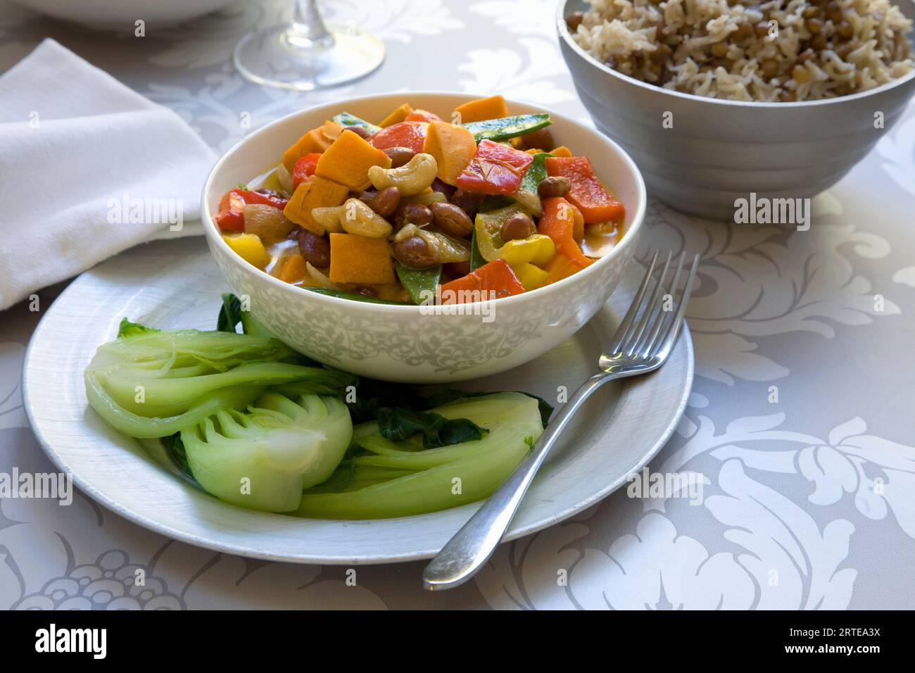 Proteinreiches Gemüse-Thai-Curry Stockfoto