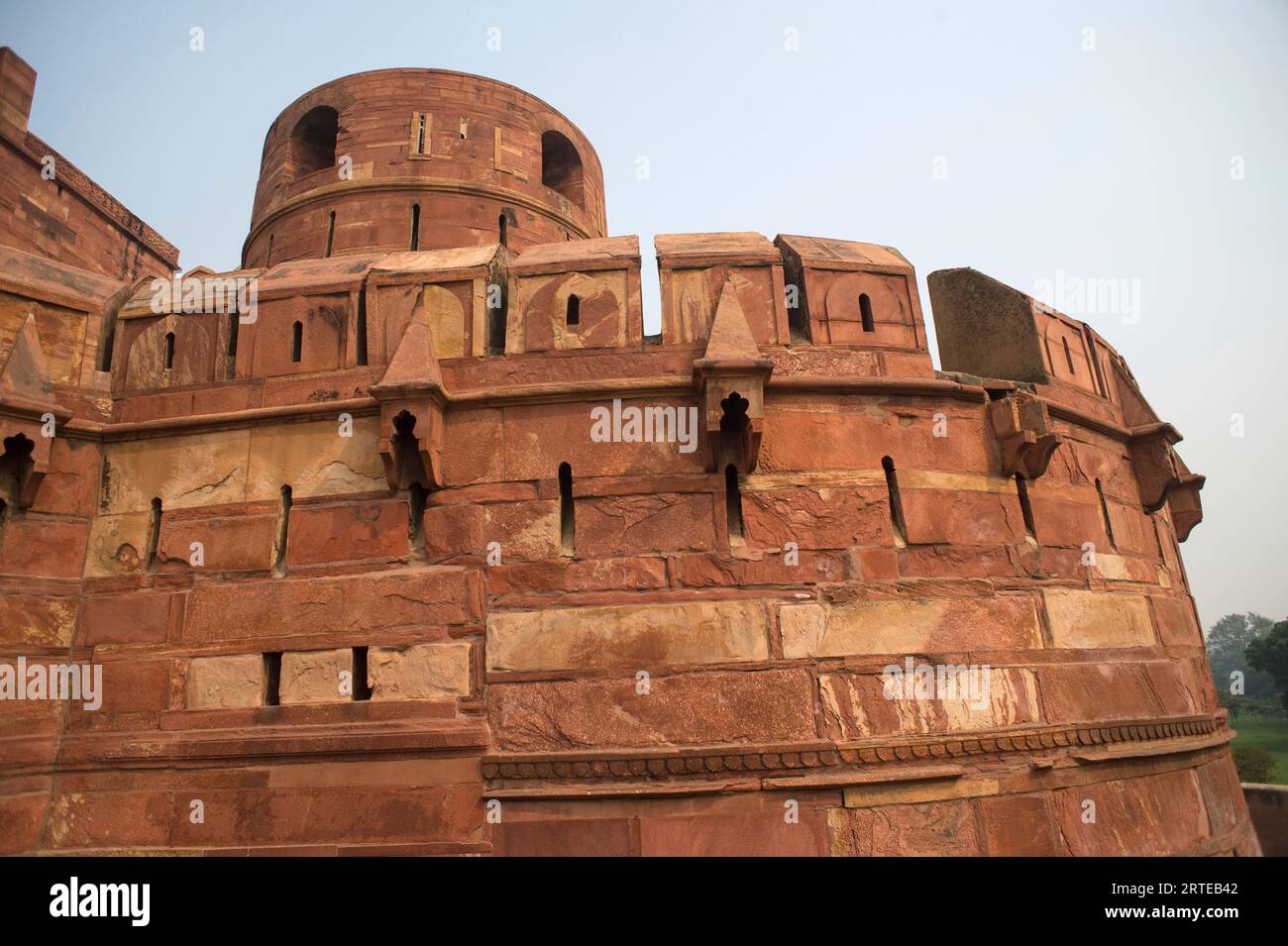 Teil des Roten Fort von Agra, ein Weltkulturerbe in Agra, Indien; Agra, Uttar Pradesh, Indien Stockfoto