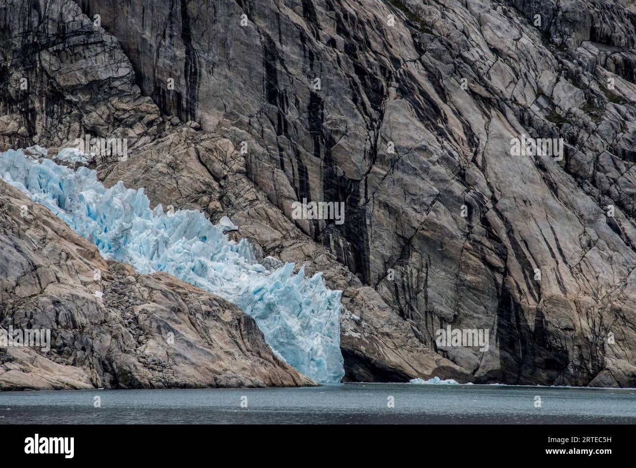 Nahaufnahme der Eisbildung durch Gletscher in Prins Christian Sund an der Südspitze Grönlands; Südgrönland, Grönland Stockfoto