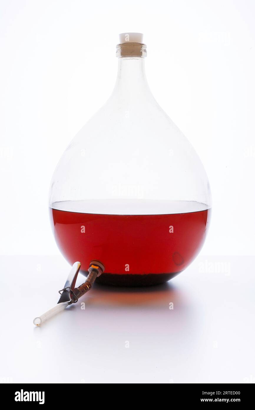 Bauchige flasche -Fotos und -Bildmaterial in hoher Auflösung – Alamy