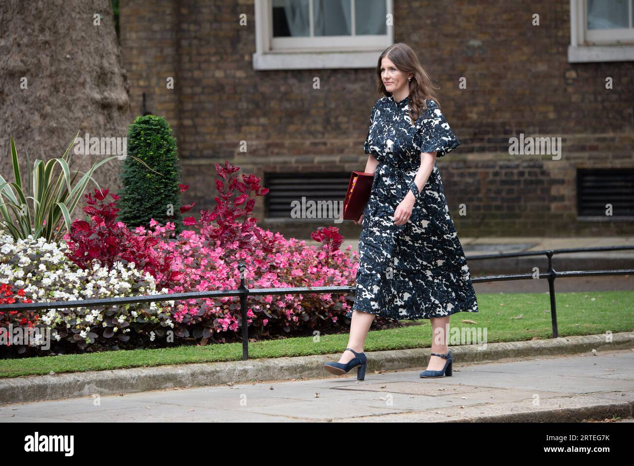 London, Großbritannien. September 2023. Michelle Donelan, Staatssekretärin für Wissenschaft, Innovation und Technologie, trifft zu einem Treffen mit Reality-TV-Stars auf dem Online-Sicherheitsgesetz in der Downing Street ein. Quelle: Justin Ng/Alamy Live News. Stockfoto