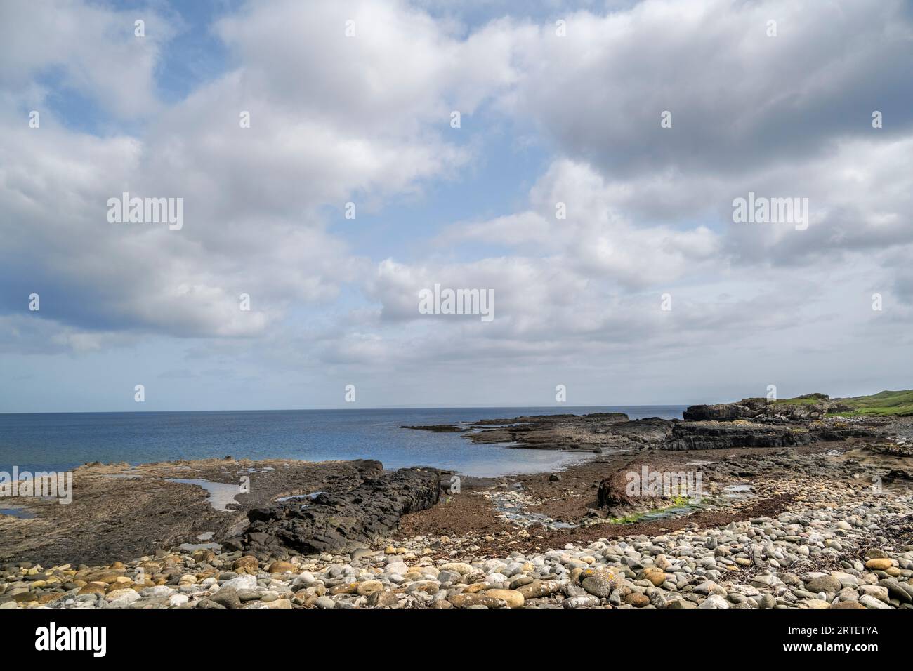 Felsiger Strand auf der Isle of Skye Stockfoto