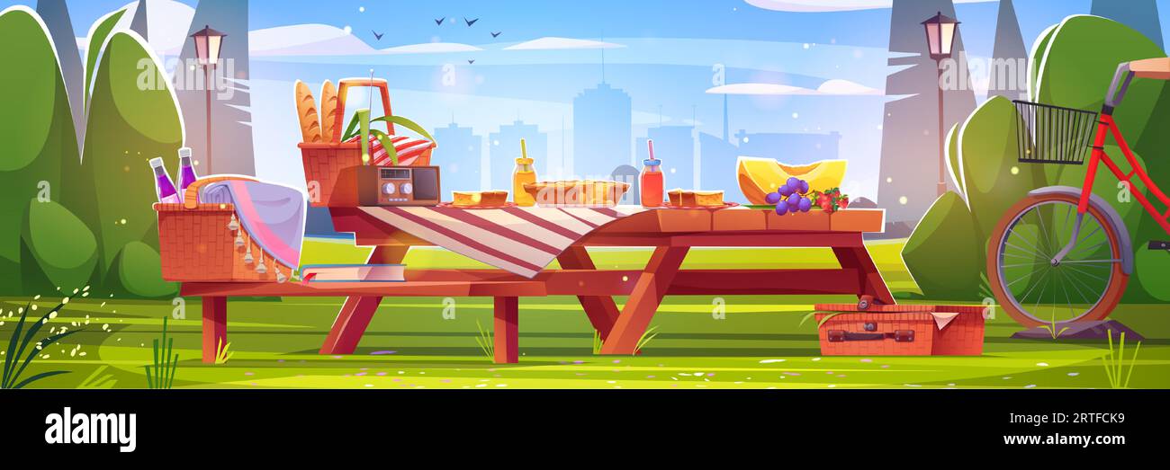 Retro-Picknick auf Holztisch im Stadtpark am Morgen. Vektor-Karikaturillustration des appetitlichen Frühstücks, das draußen serviert wird, Vintage-Radio und Fahrrad in der Nähe der Bank, romantisches Datum vor städtischem Hintergrund Stock Vektor
