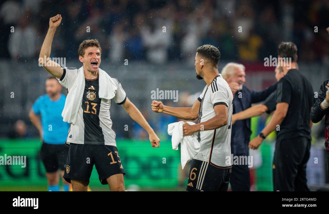 Dortmund, Deutschland. September 2023. Torjubel: Thomas Müller (Deutschland), Benjamin Henrichs (Deutschland) Deutschland - Frankreich 12.09.2023 Copyri Stockfoto