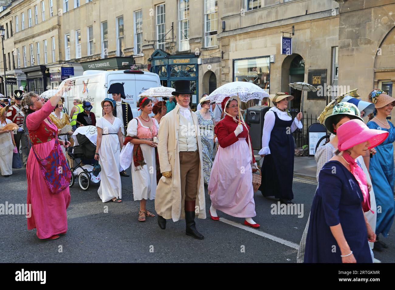 Grand Regency Costumed Promenade, Argyle Street, Jane Austen Festival 2023, Bath, Somerset, England, Großbritannien, Großbritannien, Europa Stockfoto