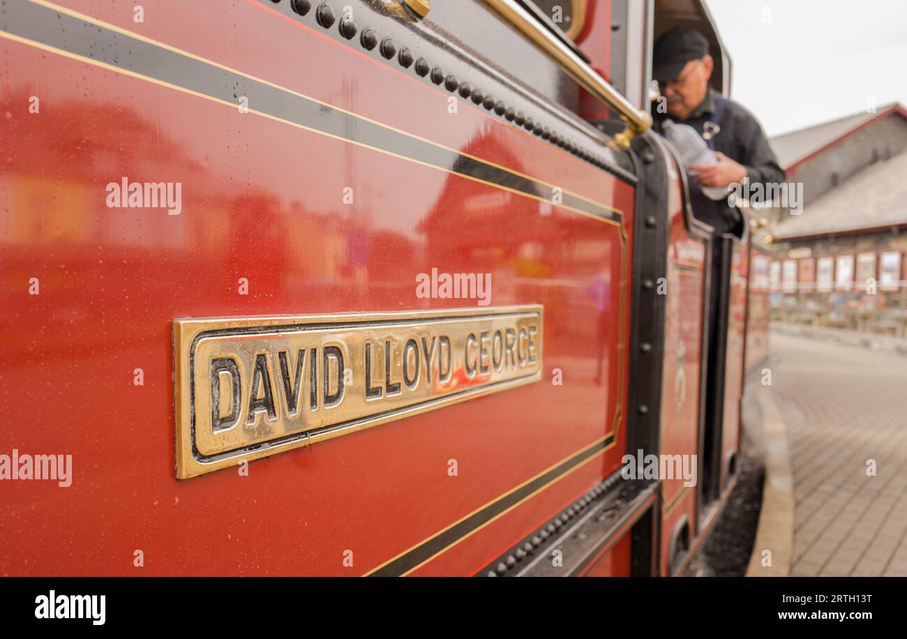 Der David Lloyd George Dampfzug am Bahnhof Porthmadoc. Stockfoto