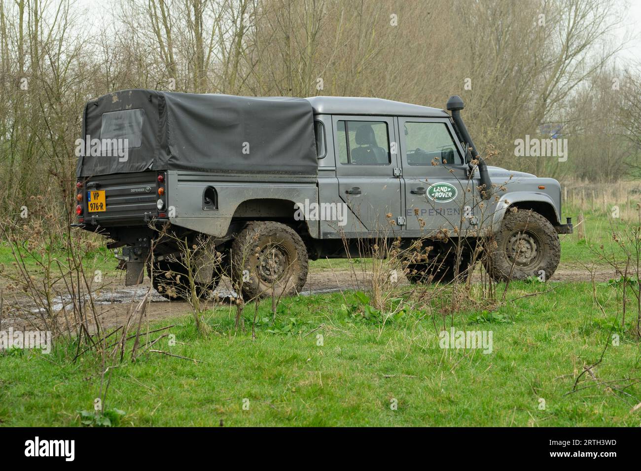 Fotoserie aus einem Nachmittagsausflug mit verschiedenen Land Rover Fahrzeugen wie dem berühmten Land Rover Defender und Range Rover Modellen. Stockfoto