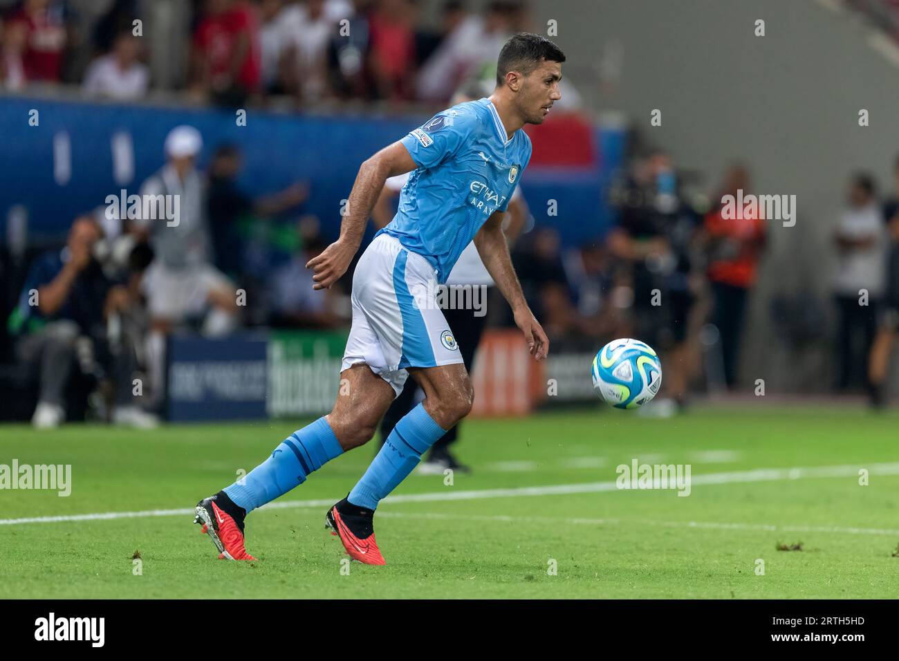 Athen, Griechenland - 16. August 2023: Spieler von Manchester City Rodrigo in Aktion während des Endspiels des UEFA-Superpokals zwischen Manchester City und Sevilla Stockfoto