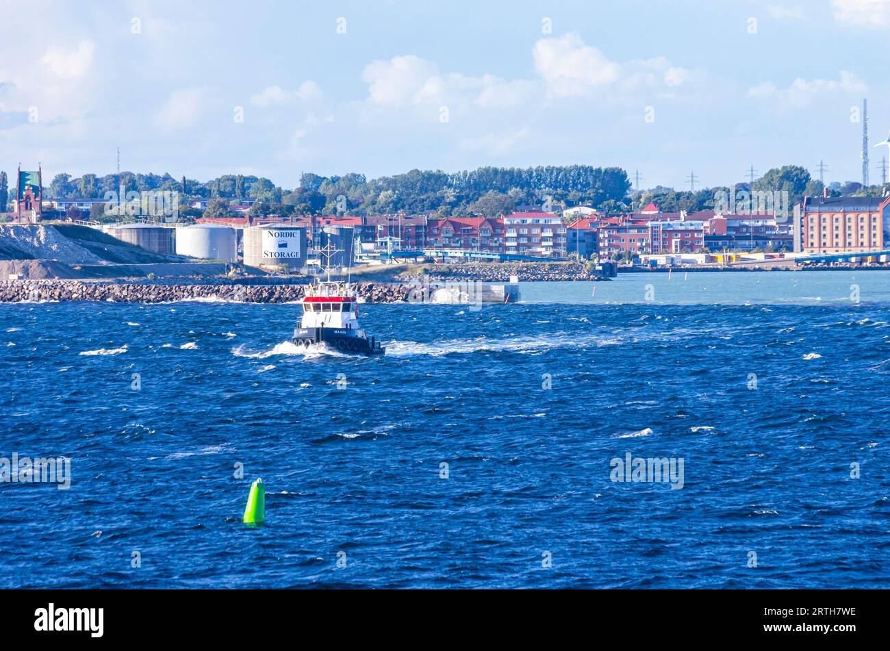 The SEA ALFA Schlepper in den Hafengewässern von Trelleborg, Schweden, 23. August 2014. Stockfoto