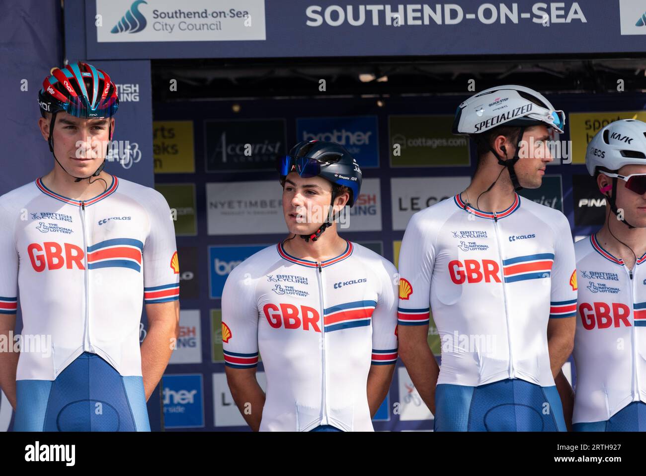 Die Fahrer des Teams Großbritannien beim Tour of Britain-Radrennen Stage 6 starten in Southend auf Sea, Essex, UK. Giddings, Hobbs, Ethan Vernon Stockfoto