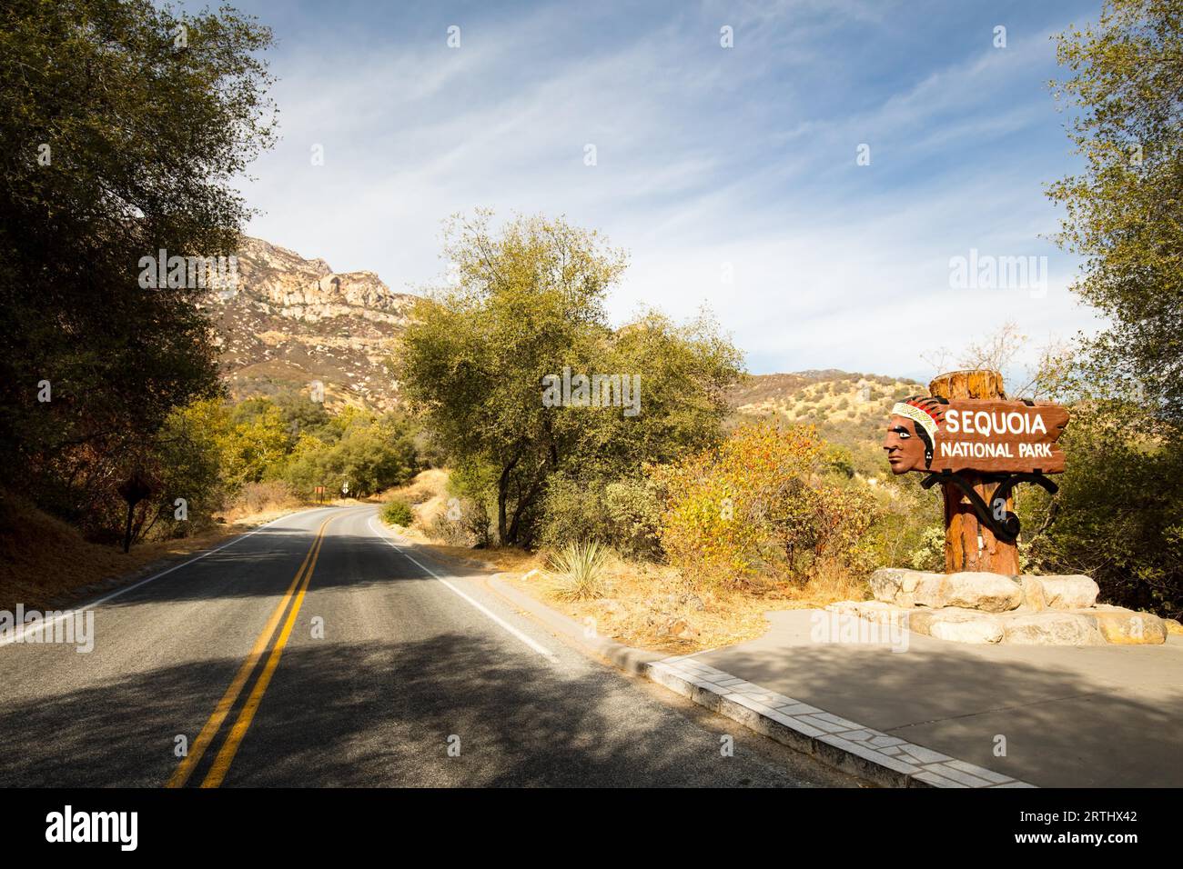 Eingang zum Sequoia National Park auf Generals Highway in Kalifornien, USA Stockfoto