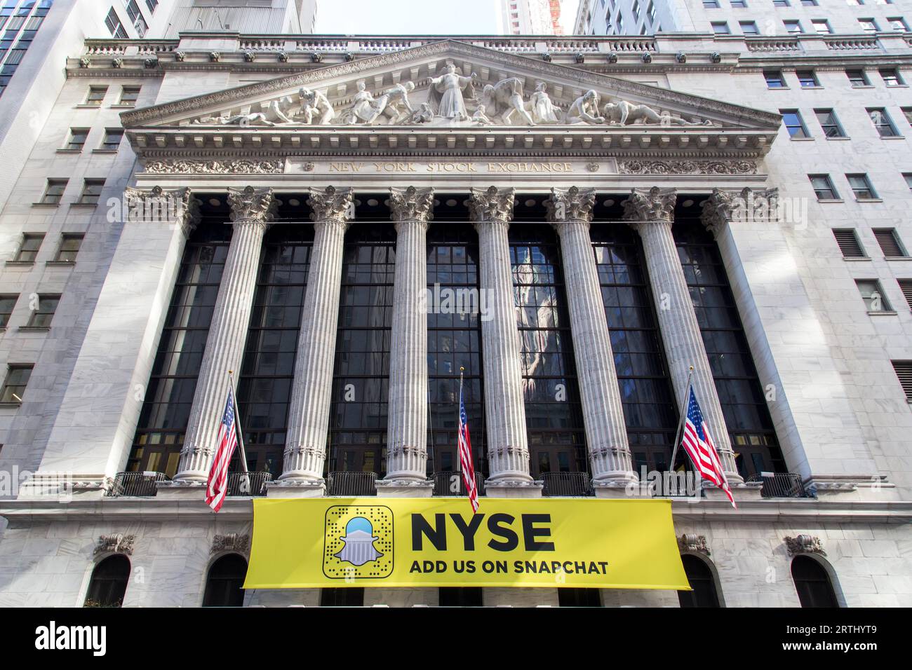 New York, Vereinigte Staaten von Amerika, 18. November 2016: Fassaden der New Yorker Börse an der Wall Street in Manhattan Stockfoto