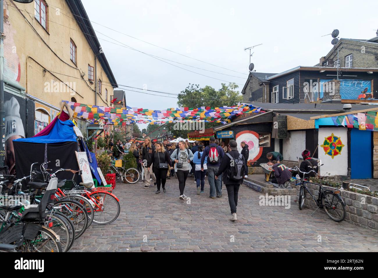 Kopenhagen, Dänemark, 26. September 2016: People on Pusher Street in the freetown District Christiania Stockfoto