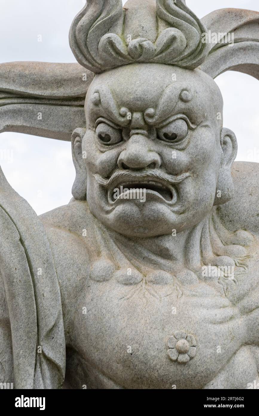 Nahaufnahme von einer chinesischen Krieger Statue auf die buddhistische Tempelanlage in Foz Do Iguazu, Brasilien Stockfoto