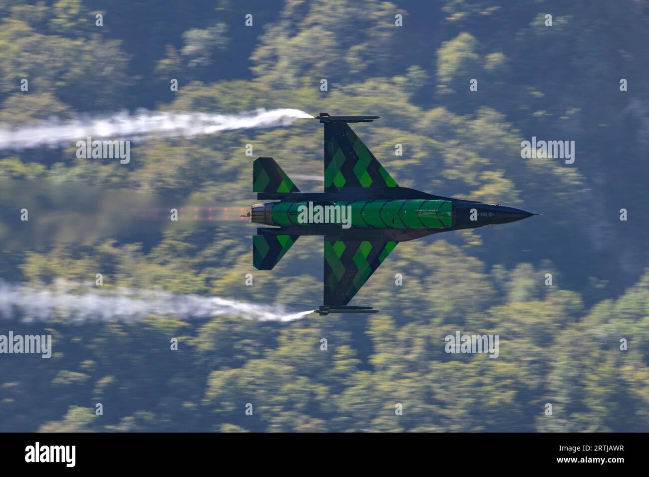 F-16 Fighting Falcon auf der Zigairmeet Air Show 2023 in Mollis, Schweiz Stockfoto