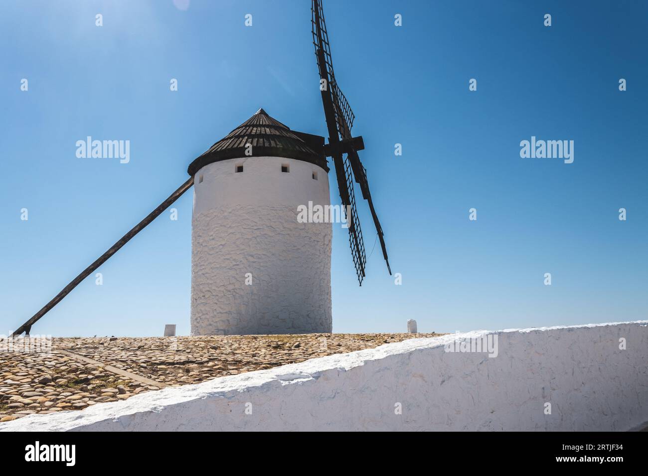 Nahaufnahme einer Windmühle in Campo de Criptana. La Mancha, Spanien Stockfoto