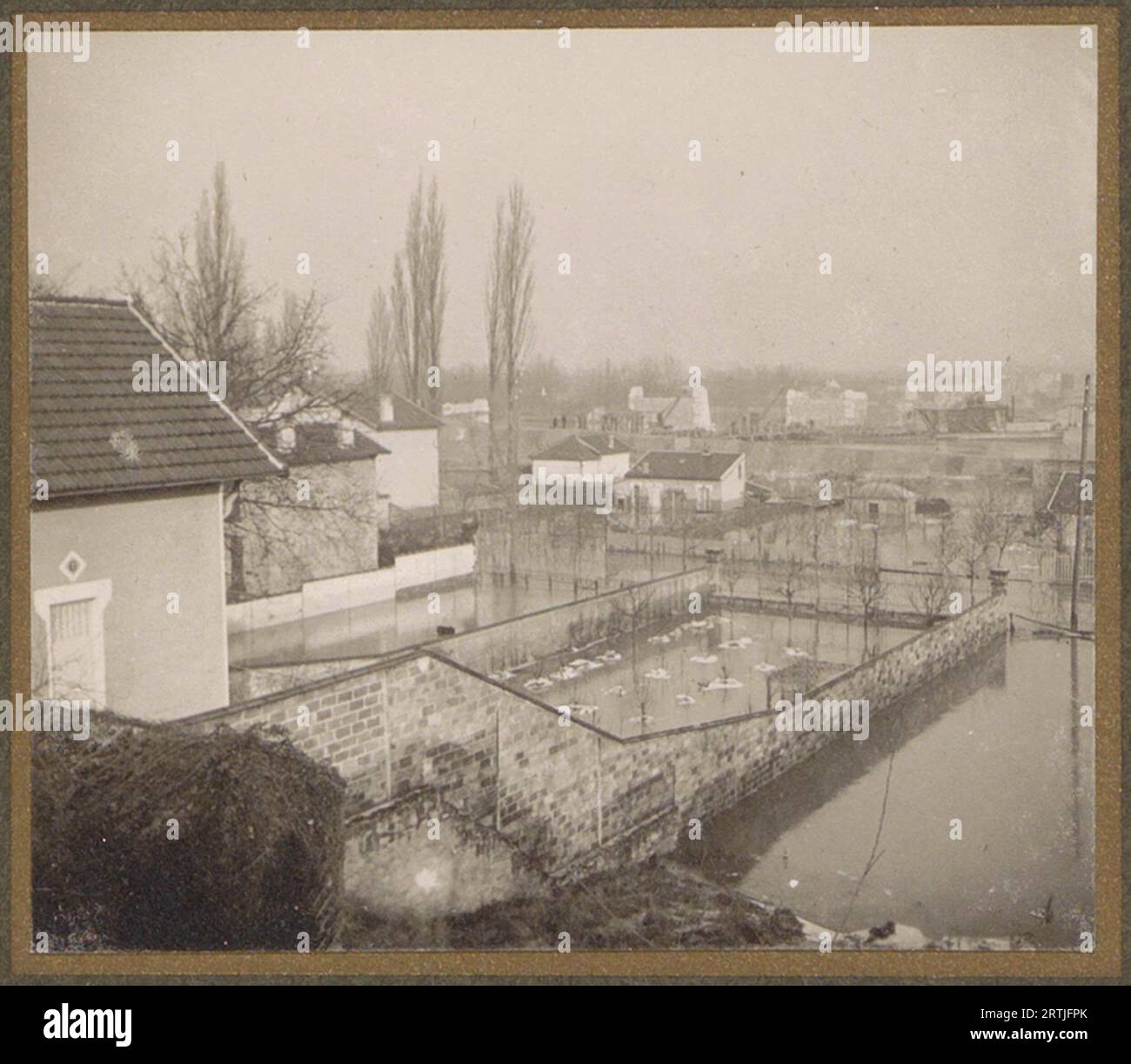 Januar 1910, Archivfoto der großen Flut der Pariser Vororte, Stockfoto