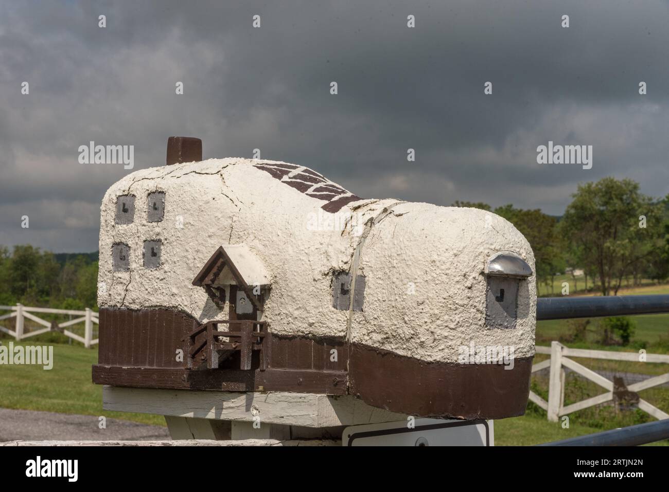 Das Haines Schuhhaus in York, PA, hat einen Briefkasten, der auch wie ein Schuh geformt ist. Stockfoto