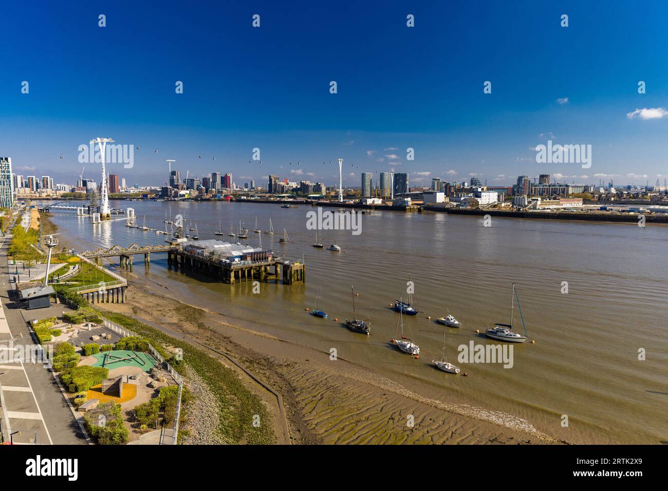 North Greenwich und die Themse in der Nähe von O2, London, UK Stockfoto