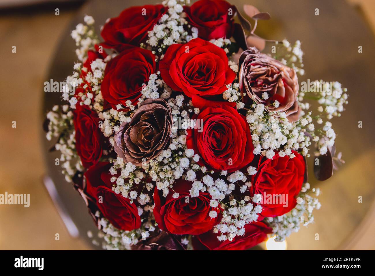 Blumenstrauß Briefe Braut Hochzeit Stockfoto