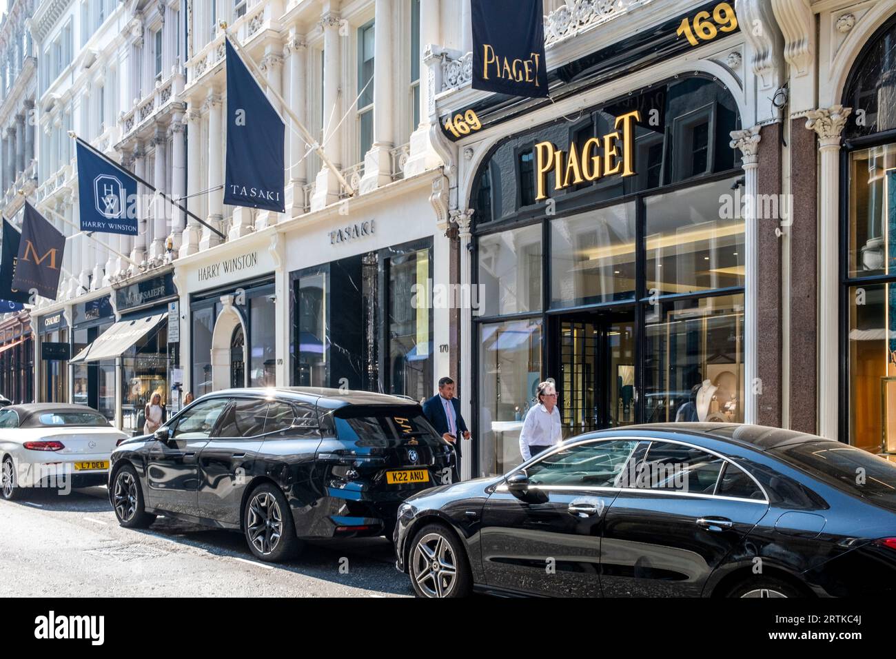 Exklusive Geschäfte in der New Bond Street, London, Großbritannien. Stockfoto