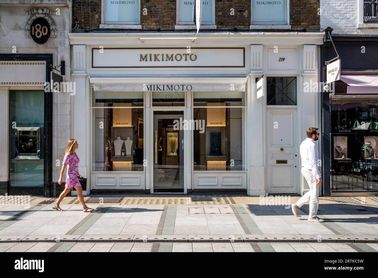Mikimoto Luxury Jewellery Store, New Bond Street, London, Großbritannien. Stockfoto