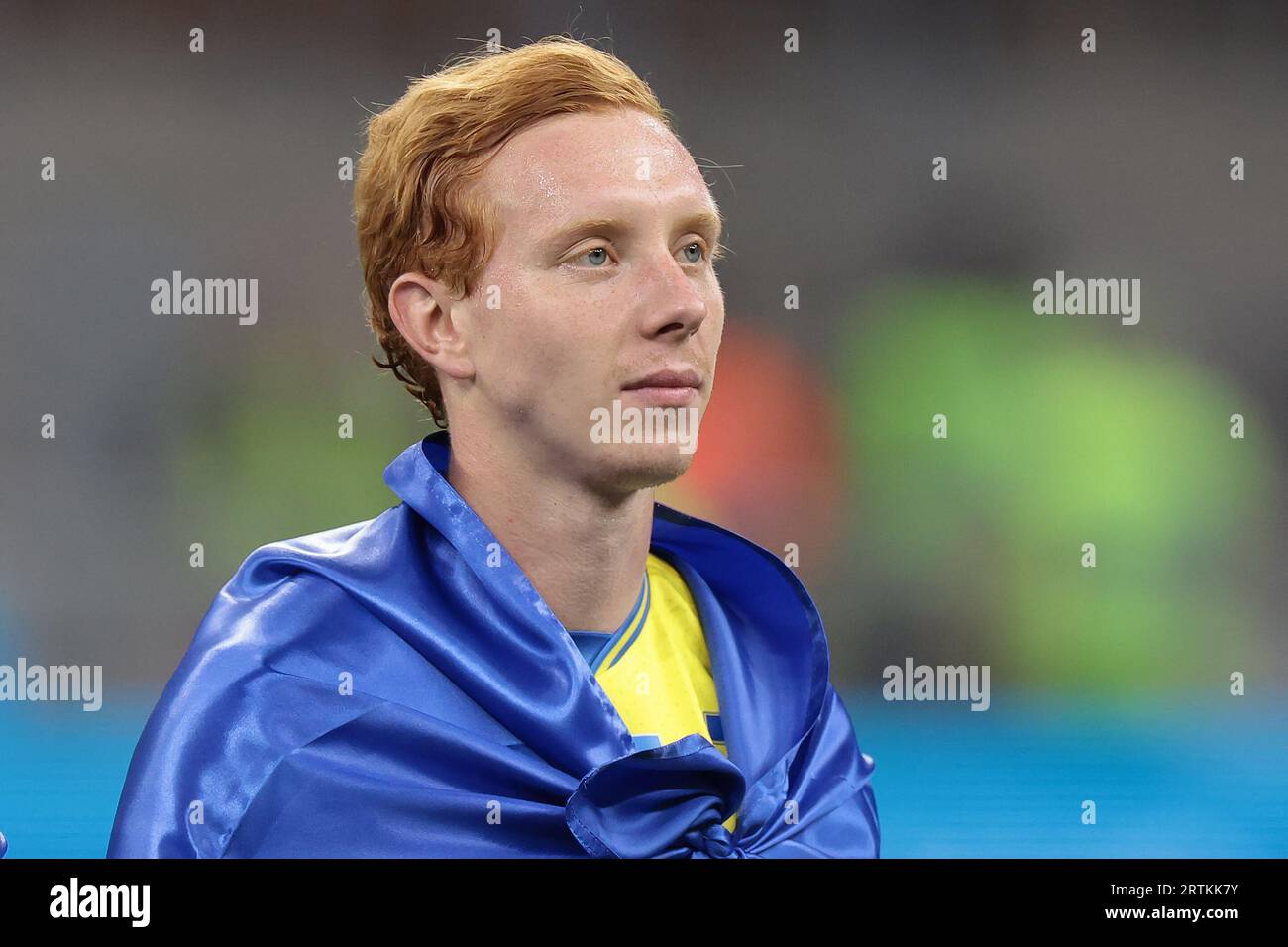 Mailand, Italien. September 2023. Yukhym Konoplia aus der Ukraine während der Besetzung vor dem Spiel zur UEFA EURO 2024 im Stadio Giuseppe Meazza, Mailand. Auf dem Bild sollte stehen: Jonathan Moscrop/Sportimage Credit: Sportimage Ltd/Alamy Live News Stockfoto