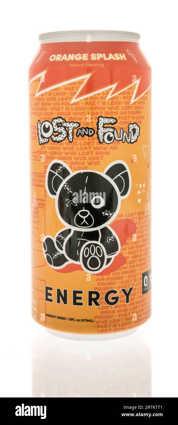 Winneconne, WI - 4. September 2023: Eine Dose verlorener und gefundener Energy Drink auf einem isolierten Hintergrund Stockfoto