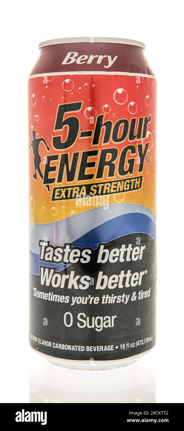 Winneconne, WI - 4. September 2023: Eine Dose mit 5 Stunden Energy Drink auf einem isolierten Hintergrund Stockfoto