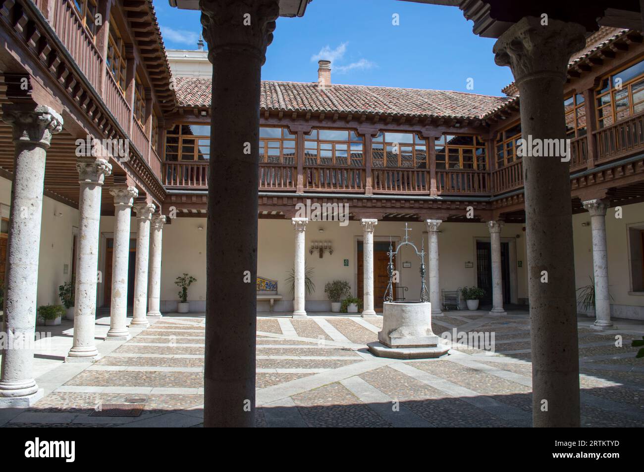 Patio del Palacio de Pimentel Stockfoto