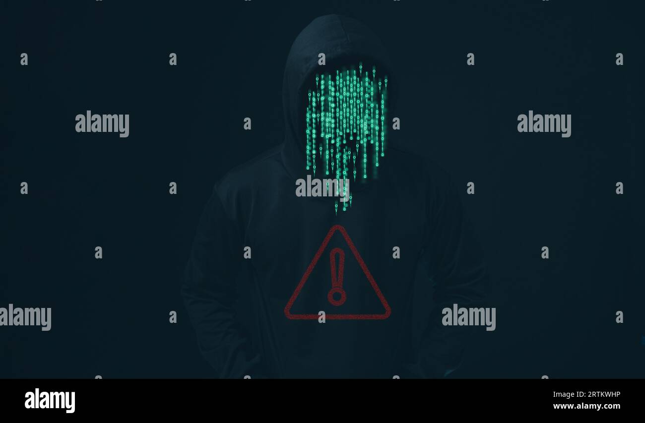 Hacker steht mit Datenschutzschild auf dunklem Hintergrund. Konzept der Informationssicherheit in Internet-Netzwerken und Spionage. Virenangriff. Hacker Stockfoto