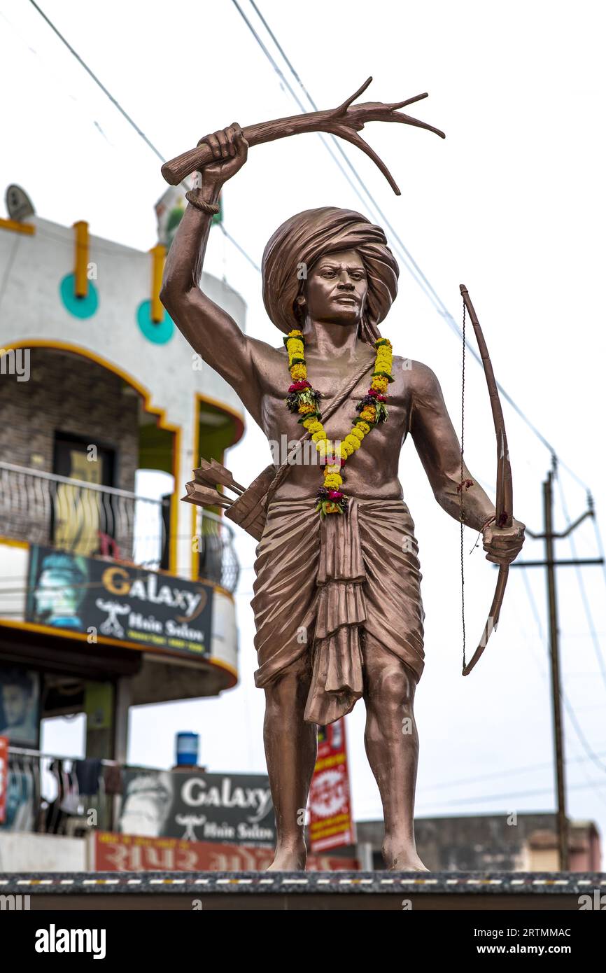 Statue des Adivasi-Stammesführers Birsa Munda in Dediapada, Gujarat, Indien Stockfoto