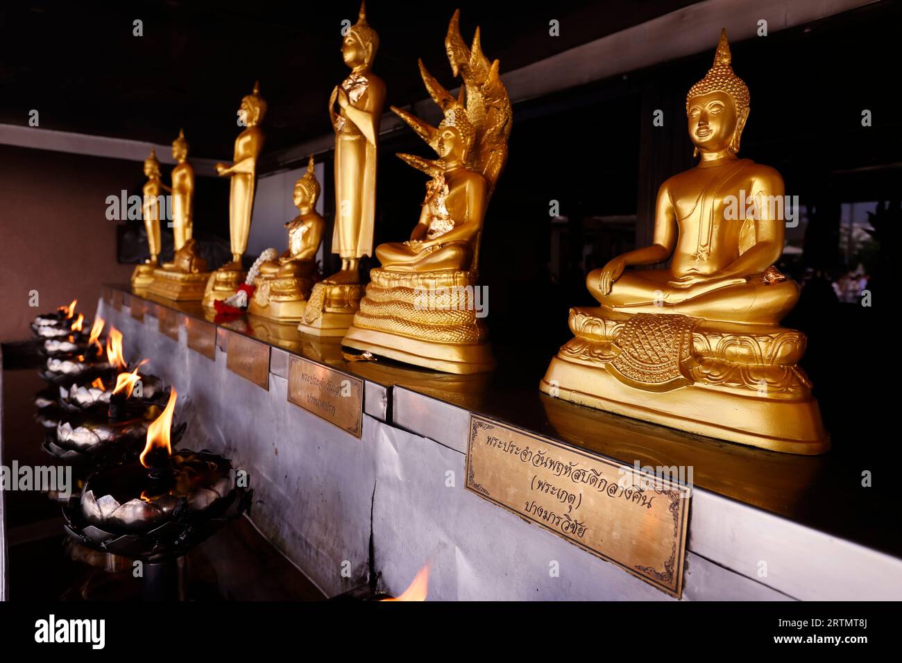 Bangkok City Pillar Shrine. Buddha-Haltungen für die sieben Tage der Woche. Bangkok. Thailand. Stockfoto