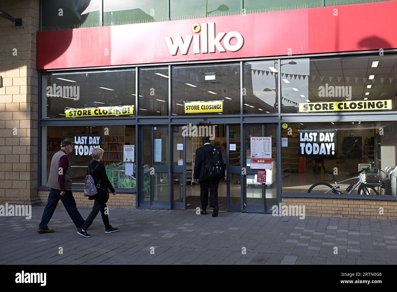 Basildon Essex, Großbritannien. September 2023. Wilkco Store Basildon schließt heute (14. September, 23. September) der Essex Store gehört zu den 52 Geschäften, die diese Woche schließen. Dieser Laden wurde nicht durch den Kauf eines Teils der Wilko-Kette durch Poundland gerettet. Quelle: MARTIN DALTON/Alamy Live News Stockfoto