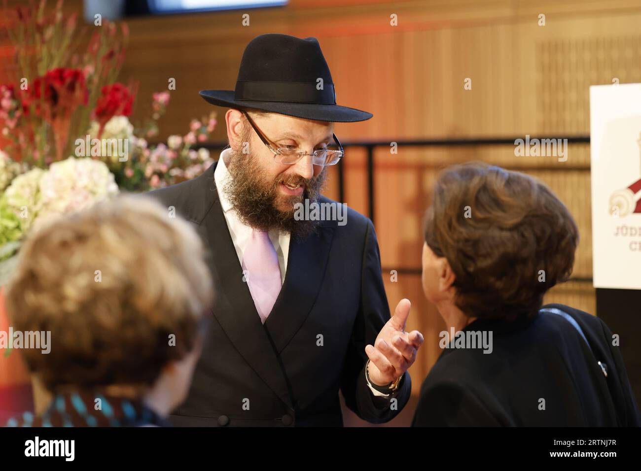 Rabbiner Yehuda Teichtal Empfang jüdisches Neujahrsfest Rosch Haschana, am 13.09.2023 in Berlin, Jüdische Gemeinde Chabad Lubawitsch, Deutschland *** Rabbi Yehuda Teichtal Empfang jüdisches Neujahr Rosch Haschanah, am 13. 09 2023 in Berlin, Jüdische Gemeinde Chabad Lubavitch, Deutschland Stockfoto