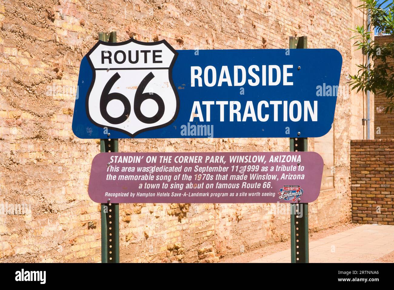 Schild für Attraktionen am Straßenrand in winslow auf der Route 66 arizona Stockfoto