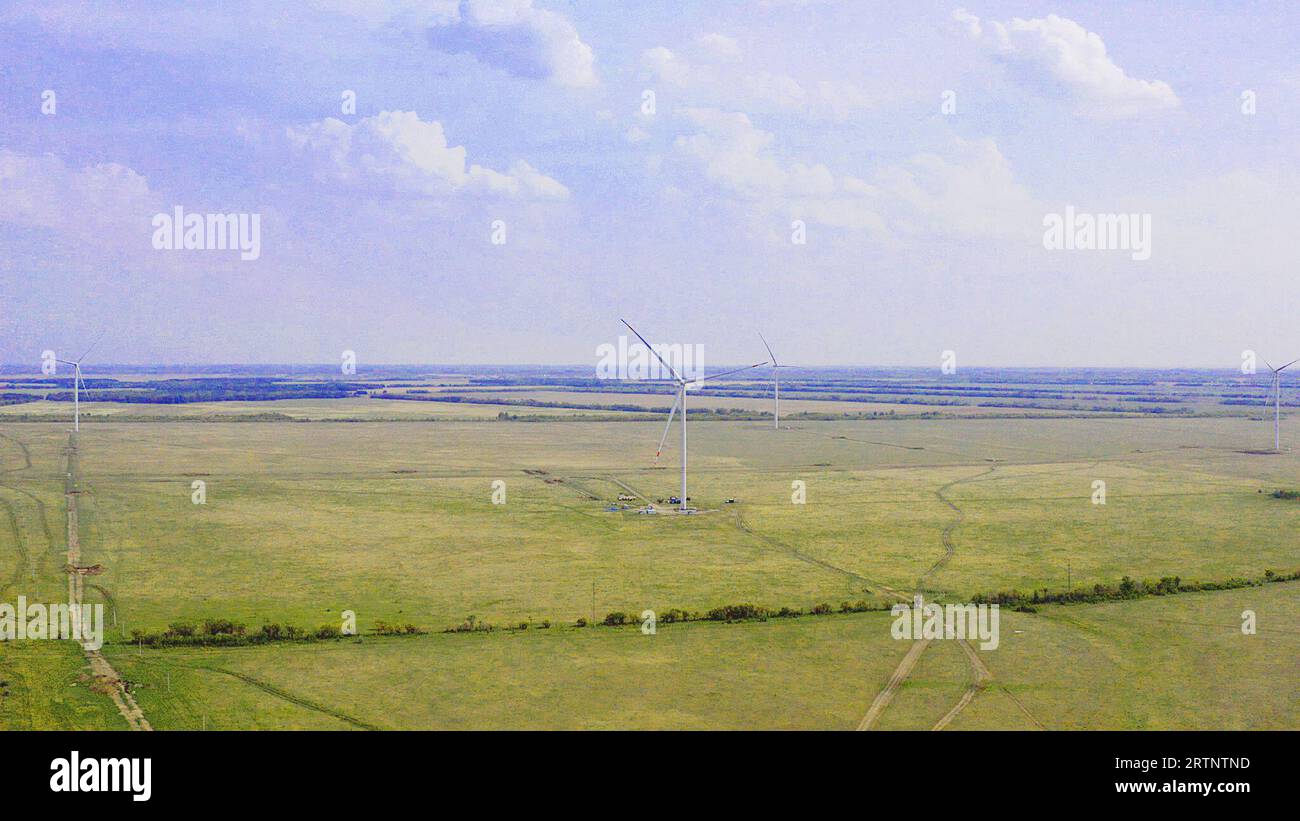 Kostanay. September 2023. Dieses Foto, das am 25. Februar 2022 aufgenommen wurde, zeigt ein 50-MW-Windkraftprojekt in Kostanay, Kasachstan. ZU „China Focus: Green Energy Cooperation along Belt and Road Illuminates Central Asia“ Credit: Xinhua/Alamy Live News Stockfoto