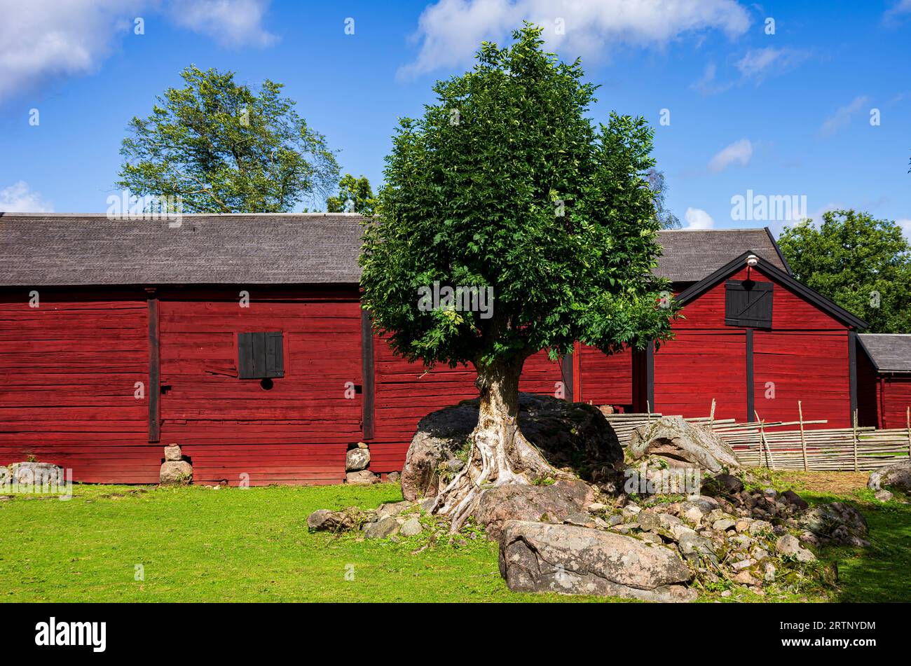 Stensjö by ist ein Dorf und Kulturreservat in Smaland bei Oskarshamn, Kalmar län, Schweden, das im frühen 19. Jahrhundert erhalten wurde. Stockfoto
