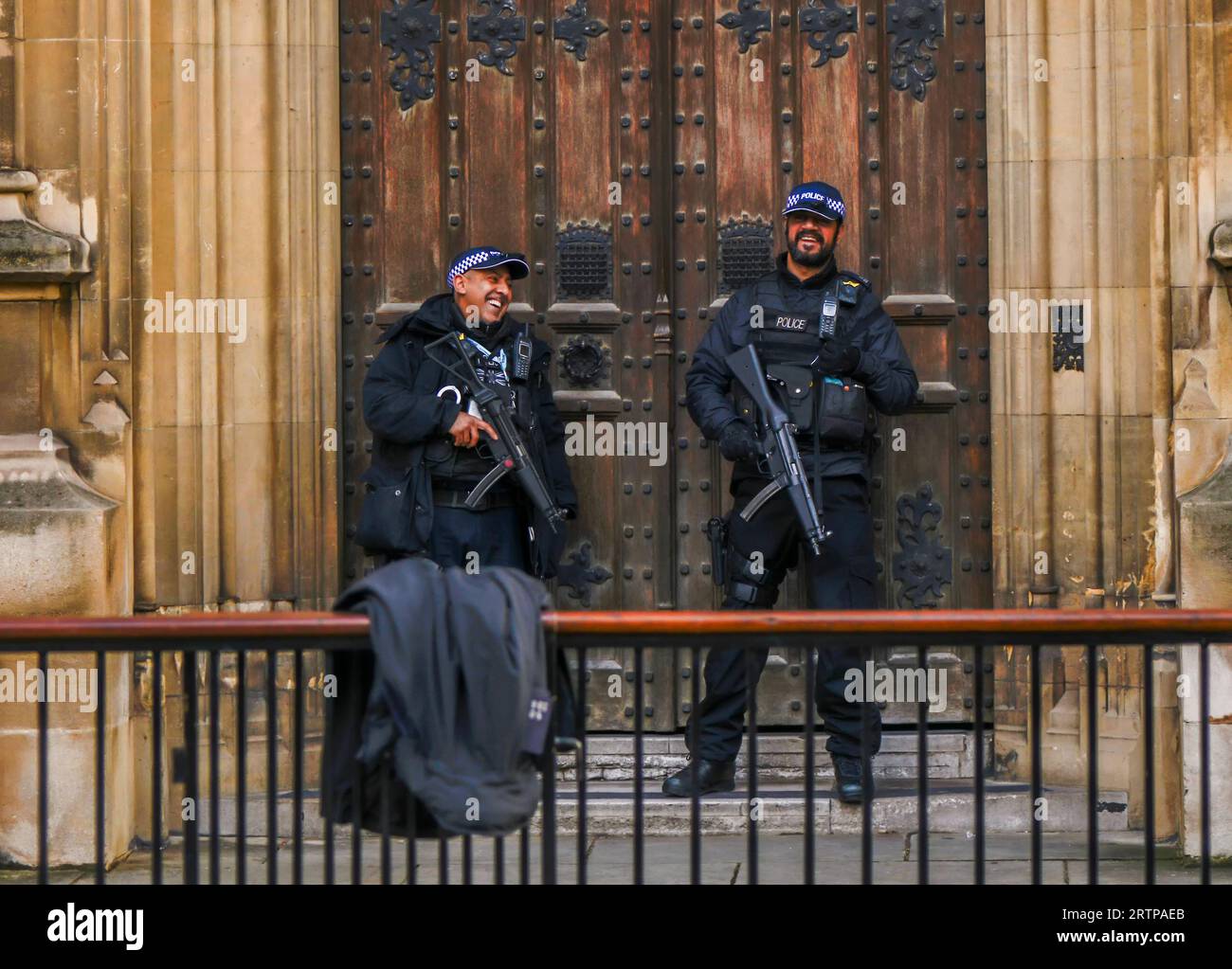 Positive Bilder der Polizei in Großbritannien. Allgemein, nicht identifizierbar. Stockfoto